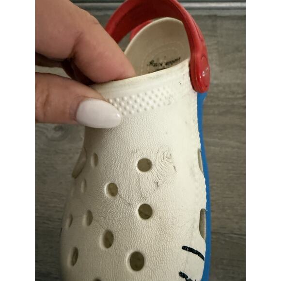 HELLO KITTY CROCS SZ Children’s 9 Read! - Picture 2 of 5